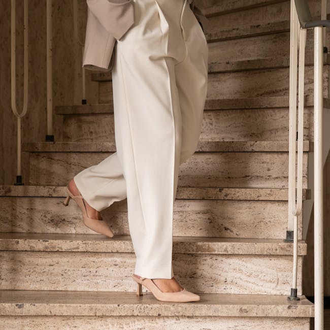 Beige suède slingback pumps