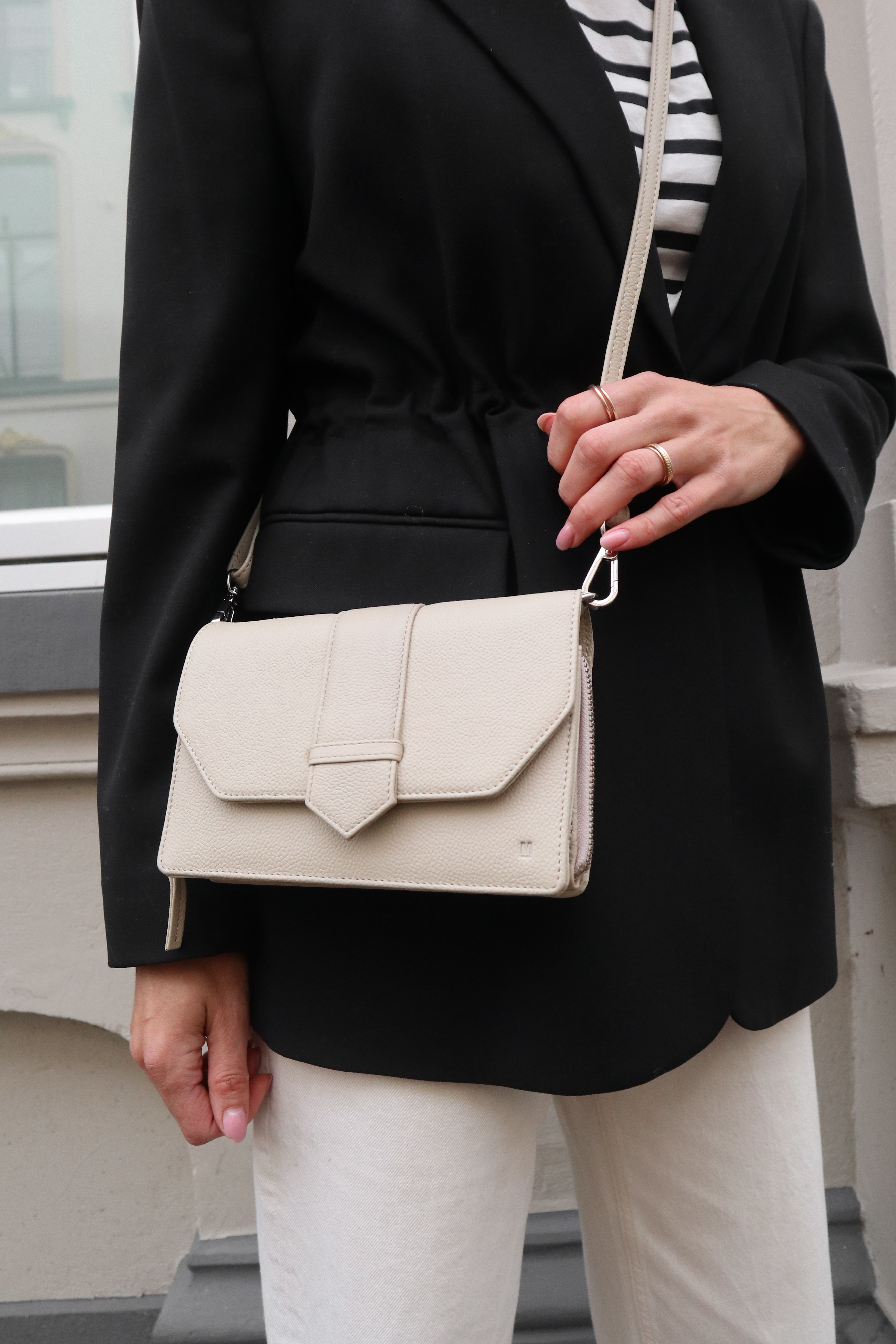 Off white leren clutch