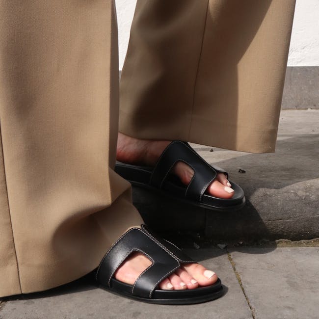 Zwarte leren slippers